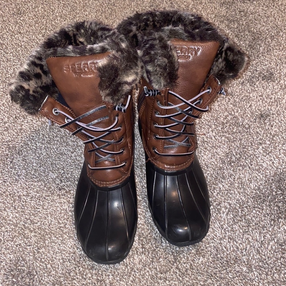 Cheetah sperry duck boots size 3 in kids